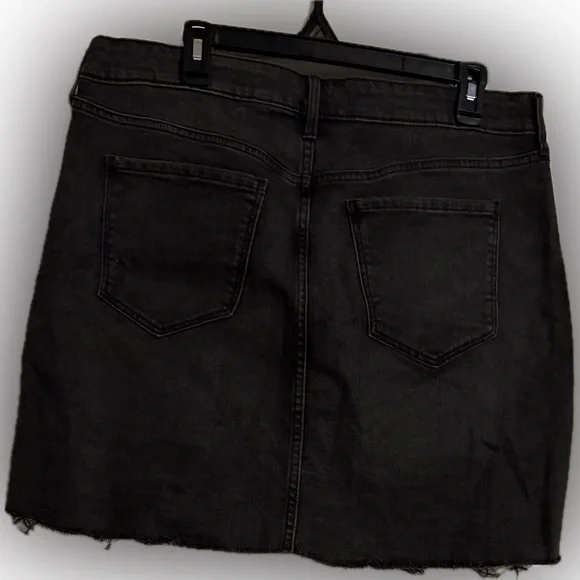 Old Navy Black Mini Denim Skirt - Like New Condition, Size 16 - Picture 2 of 5